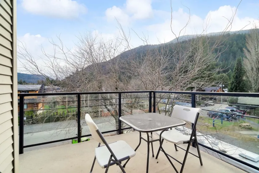 Embrace Serenity Luxe 2BR, Sky-high Deck - Image 1