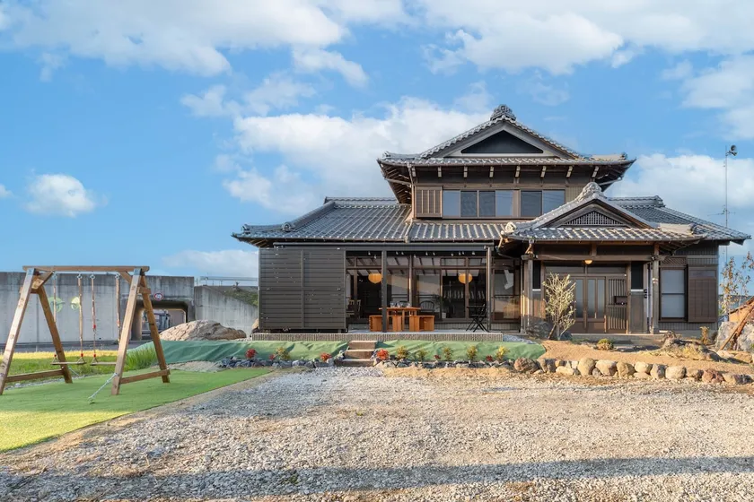 Yoro Entire Home / Up to 10 Guests / BBQ - Image 1