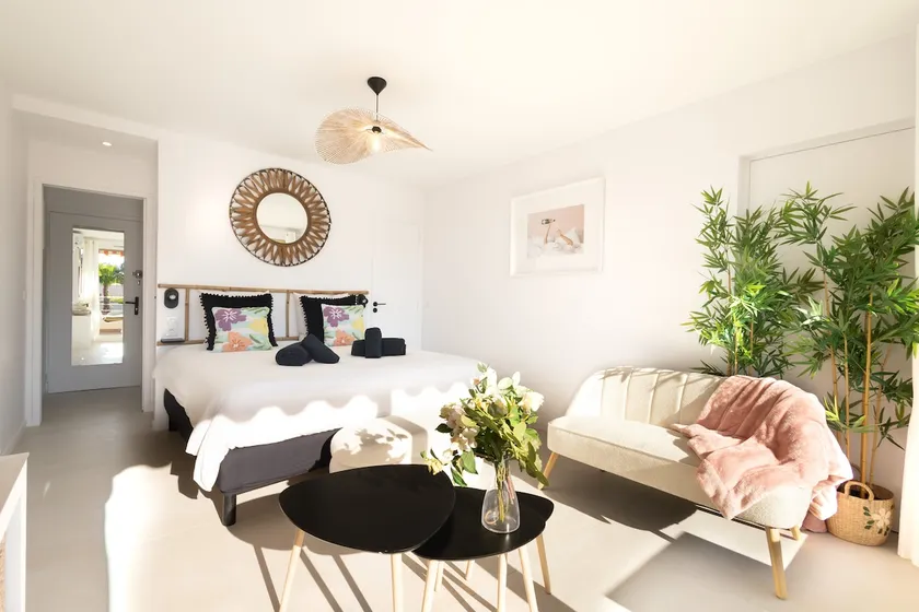 St Tropez Studio - Image 1