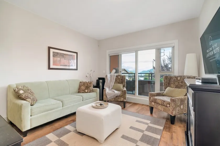 Lakeview Escape · 3BR · Harrison Village - Image 1