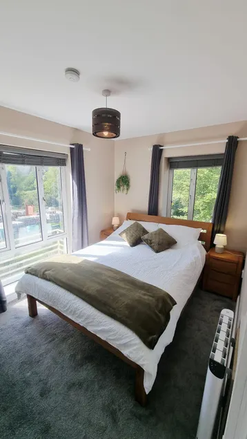 Central Swords 2 bedroom with free off st parking - Image 1