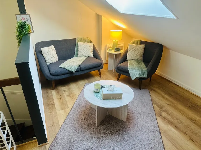 Cozy 45m2 apartment, 5-min walk to city center, Grand Jard - Image 1