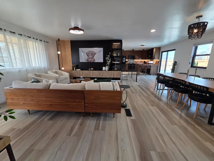 Beaufitul, Modern Ranch With An Amazing Backyard - Image 1