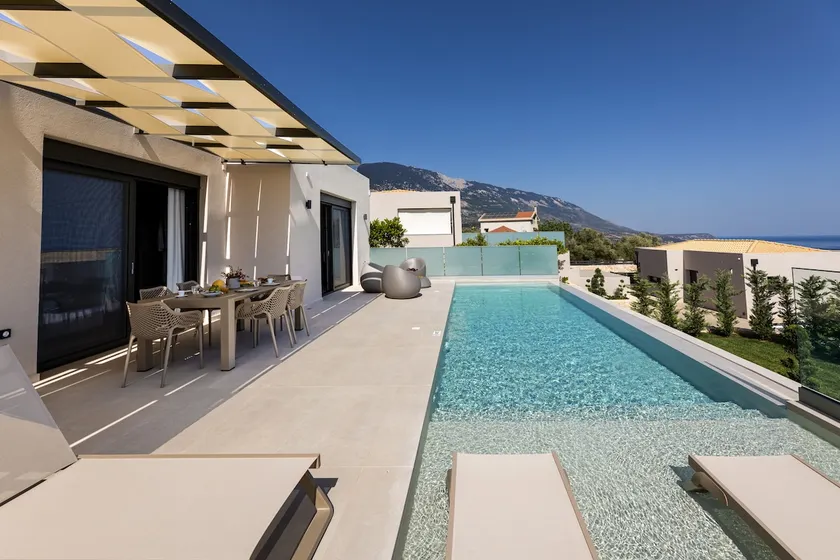 Gem Luxury Villas Diamond | Bathtub Experience - Image 1