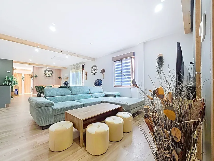 Le Grebe Huppé: Single-Story House - Image 1