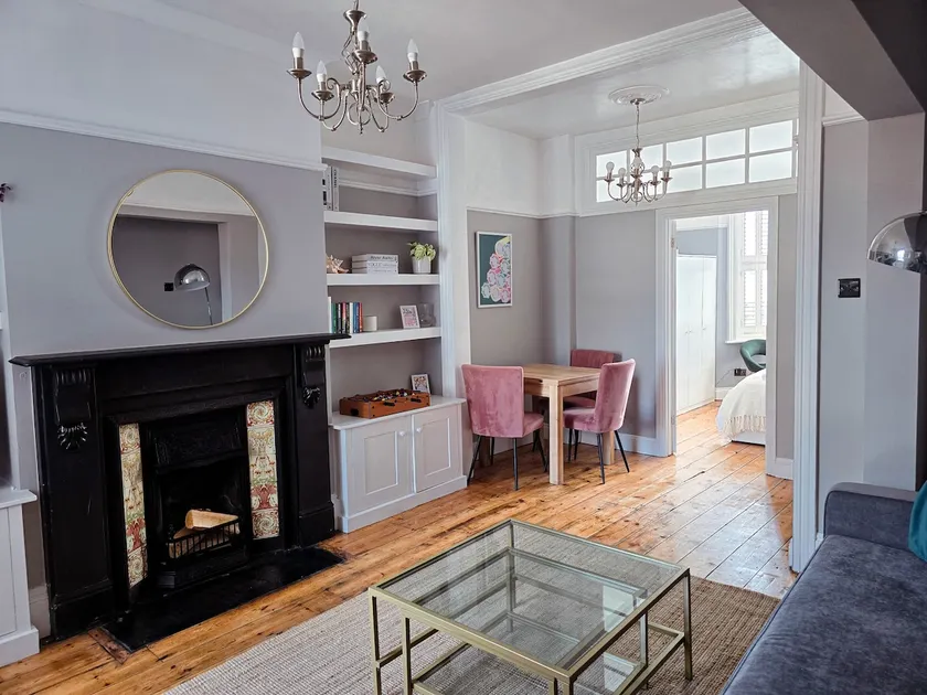 Smugglers Retreat - Sea Views & Garden, Rottingdean - Image 1