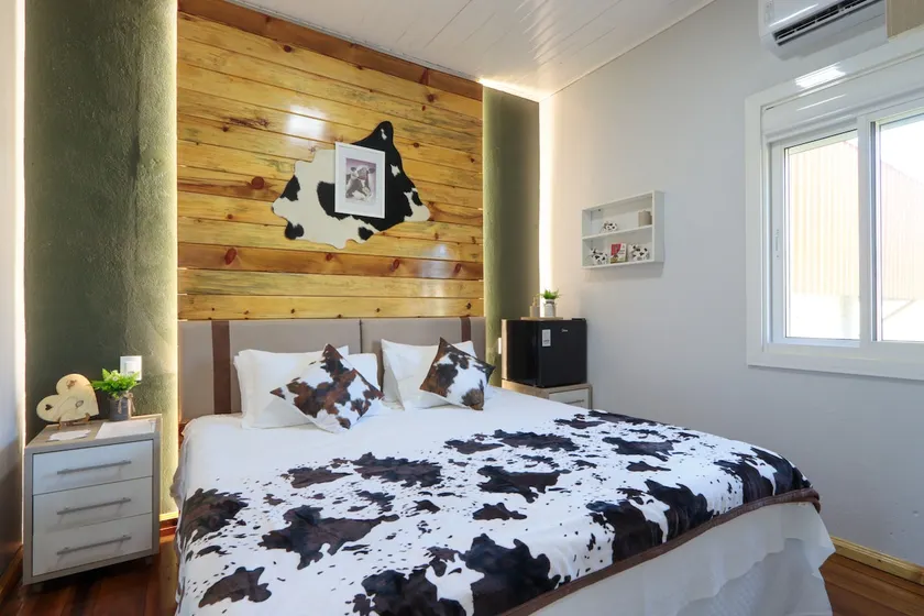 Kuh Haus Guesthouse, Milchkuh - dairy cow - Image 1