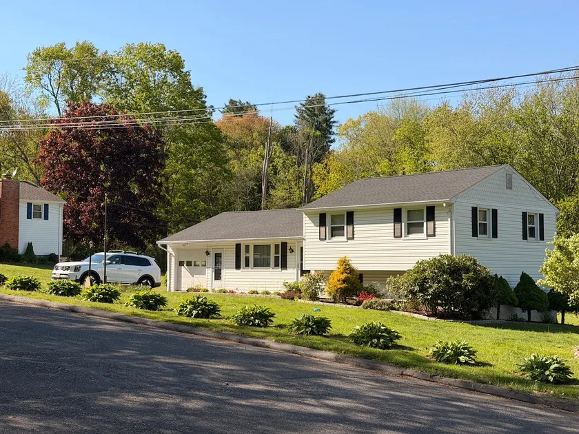 Cozy 2 bedroom home + office space W/ Fast Wi-Fi - Image 1