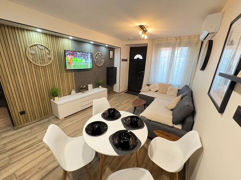 Accommodation near Roissy Paris Airport and the exhibition center - Image 1
