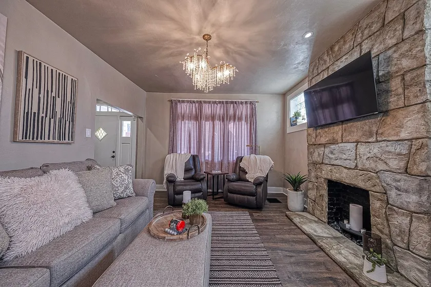 Dormont Delightfulness - Image 1