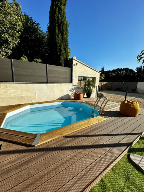 Emplacement parfait au coeur de la Provence avec une grande piscine et un beau jardin - Image 1
