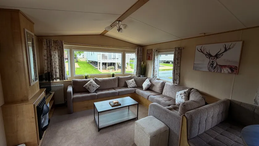 Malvern View Holiday Park Modern 6 Caravan Getaway - Image 1