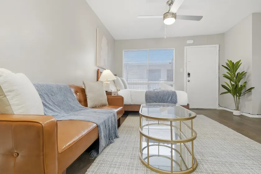 Cozy Stay Near UT Austin | Prime Central Location - Image 1