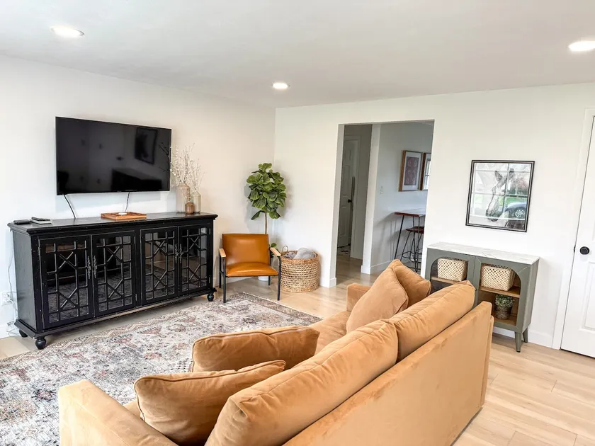 Peaceful & Centrally Located Home - Image 1