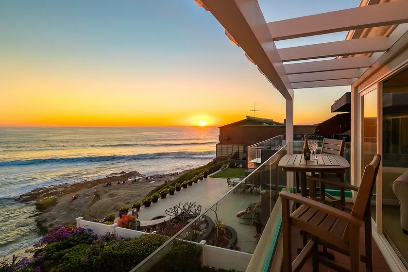 Ocean Front Amazing Reviews Best 2BR in San Diego - Image 1