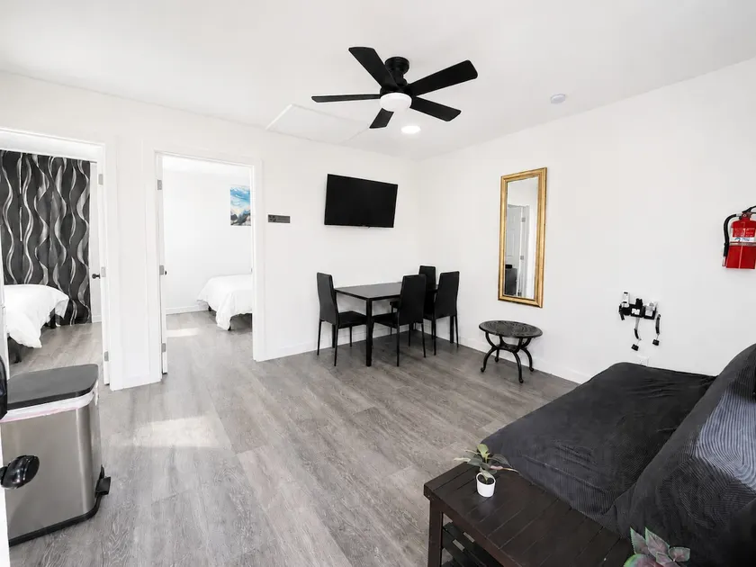 Comfy retreat by South LA - Image 1