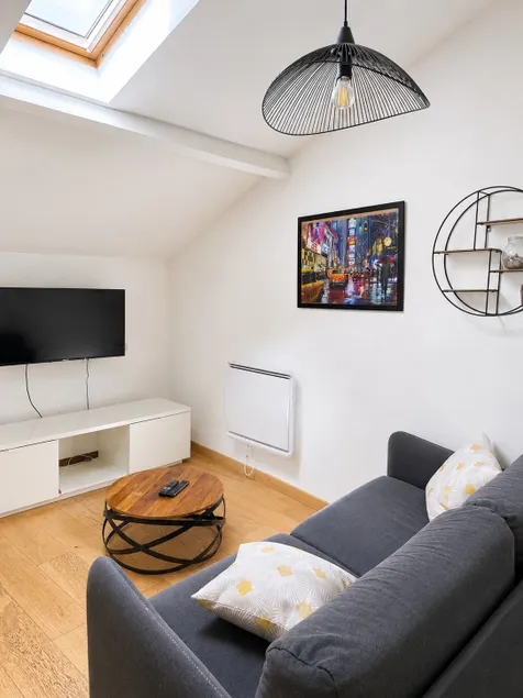 Cozy 1-bedroom apartment • Paris 20 min • Disneyland - Image 1