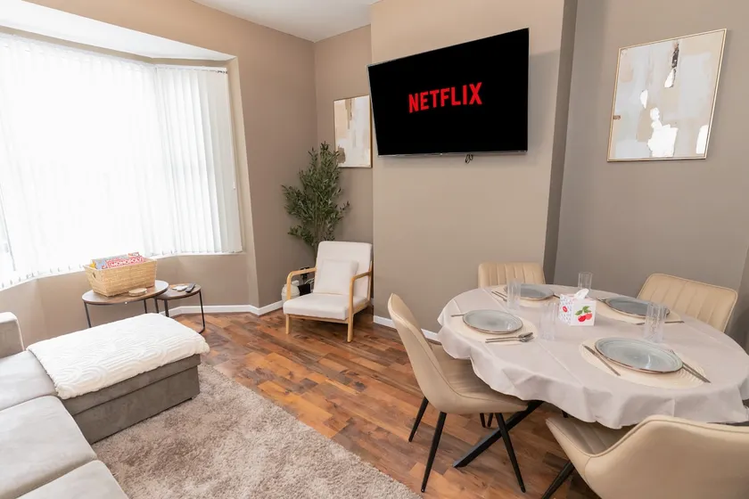 Premium flat Sleeps 4 Great Location - Image 1