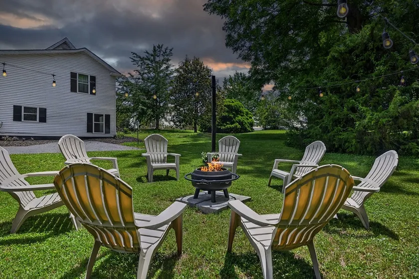 Walk to downtown- Mountain views- family friendly - Image 1