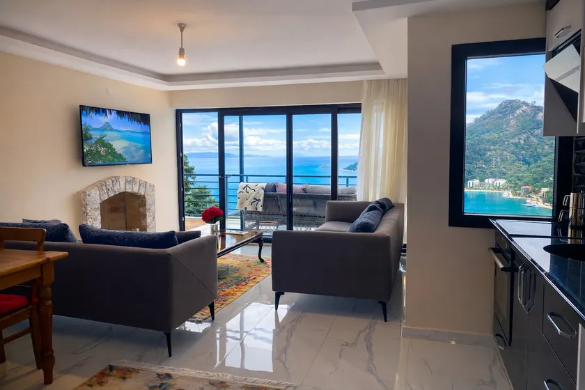 Luxury Sea View Apartment 1 Bedroom Pool Parking - Image 1