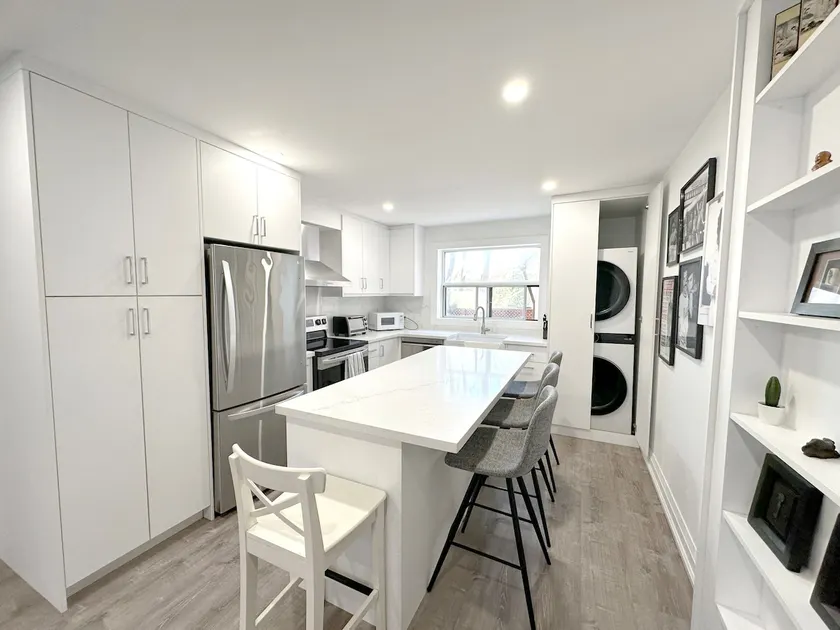 Pet-Friendly Mimico Toronto · GO Train · TIFF - Image 1