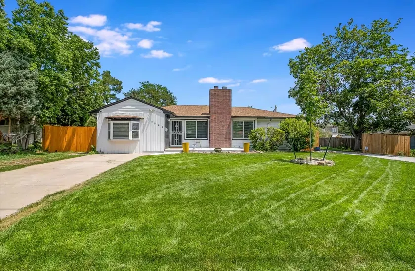 10 Minutes from Downtown Denver! Huge Yard! - Image 1