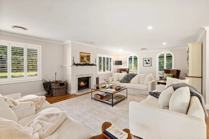 Southern Highlands Villa, Spacious, Gardens, Pool - Image 1