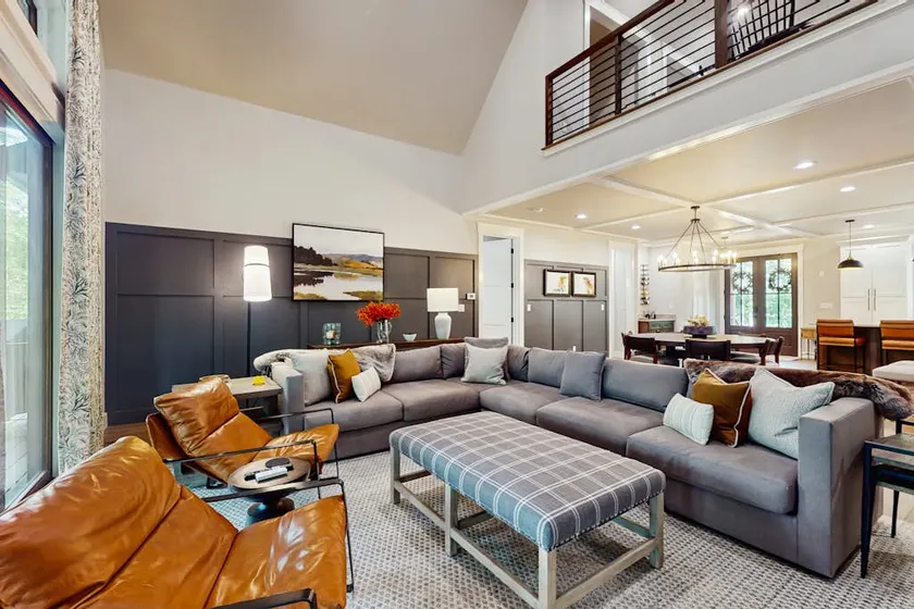 Charming 5BR house, HUGE screened porch, Grill - Image 1