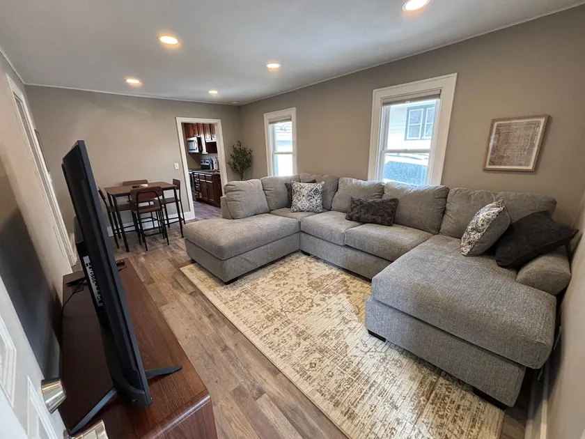 Modern 2 Bed | Friendly Morningside Area - Image 1