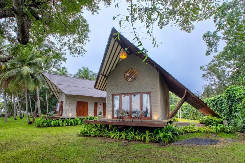 Avora Lake Villas - Image 1