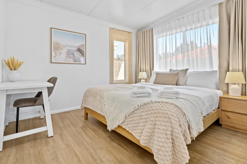 Stylish Coffs Central Retreat, Near Beach, Sleep 6 - Image 1