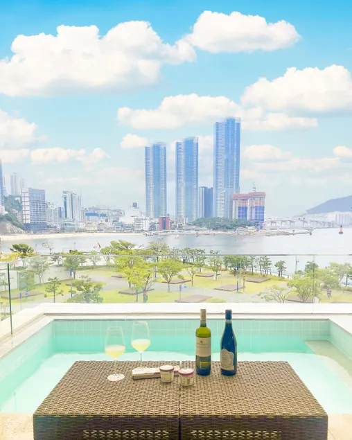 Eternal Blue_Sunshine [Full Villa] [Ocean View] [Private Finnish Sauna] [Songdo Cable Car] [Free Parking] - Image 1