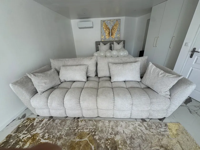 Furnished 65 m² (698 sq ft) studio, unavailable in July and August - Image 1