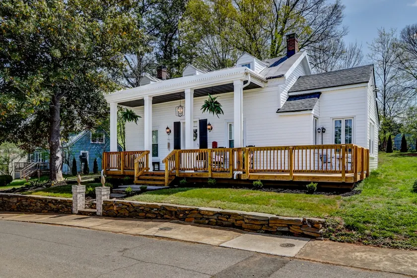 Magnolia House - Image 1