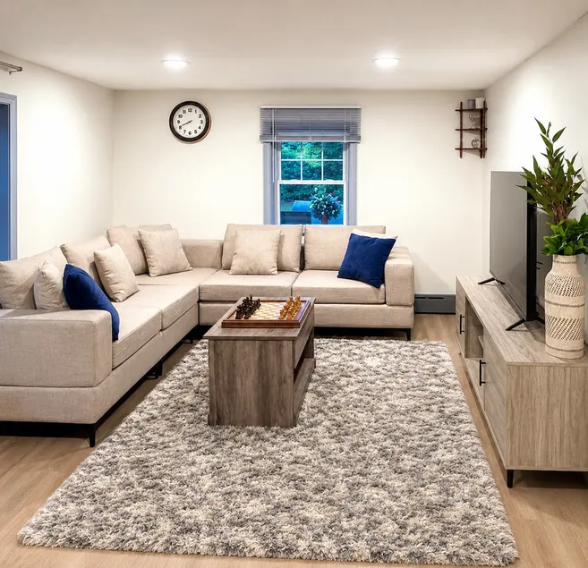 5 Min Walk to Mohegan Sun • 4 Queens • Sleeps 8 - Image 1