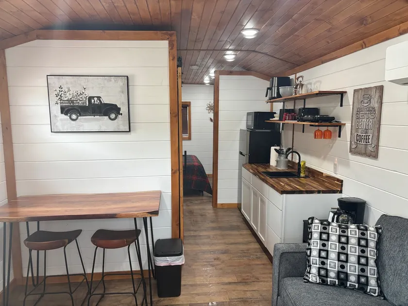 Dean’s Den - Image 1