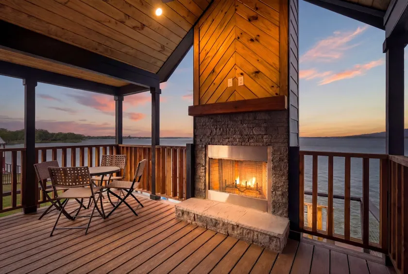 Lakefront Oasis with Private Hot Tub - Image 1