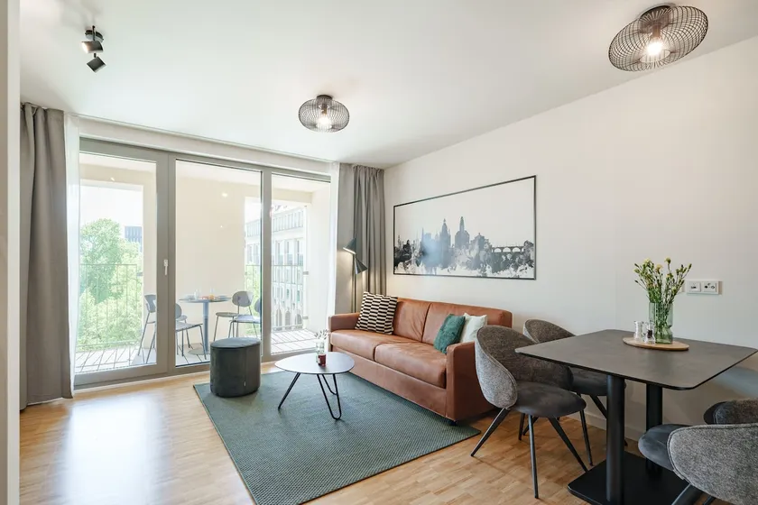 City apt. 1 | A/C, balcony, king-size box spring - Image 1