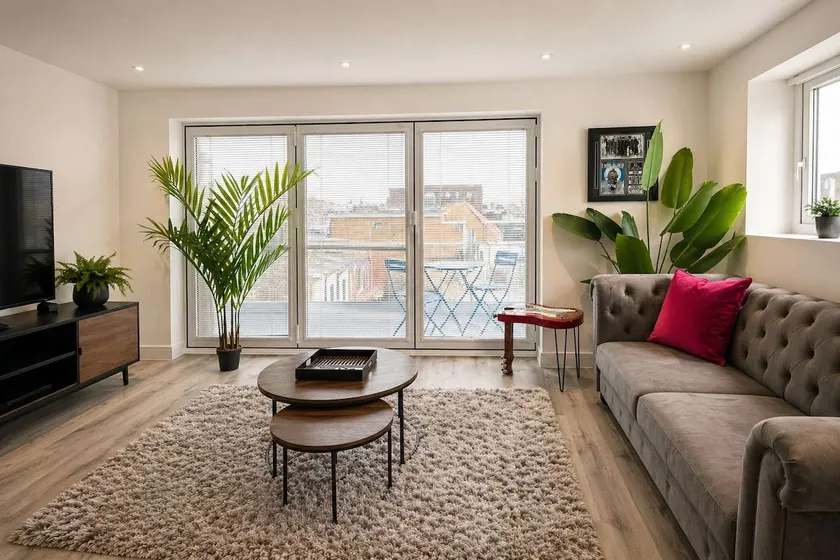 The Studios at Taylor’s Court | Spacious & Modern - Image 1