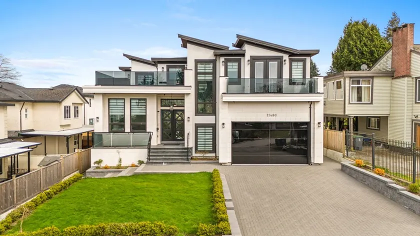 Luxury 6BR Family Home | Near New Westminster - Image 1