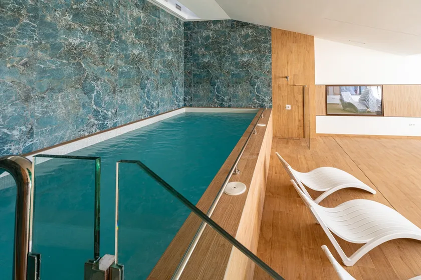 Private jacuzzi in a new apartment - Image 1