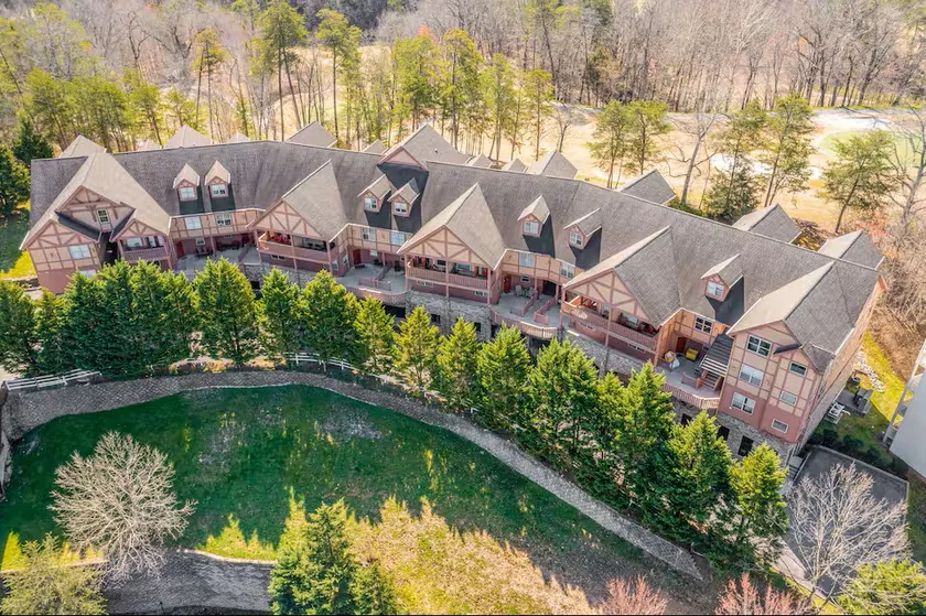 Near Dollywood • Spacious 3Bed 3Bath Condo • Golfview Resort - Image 1