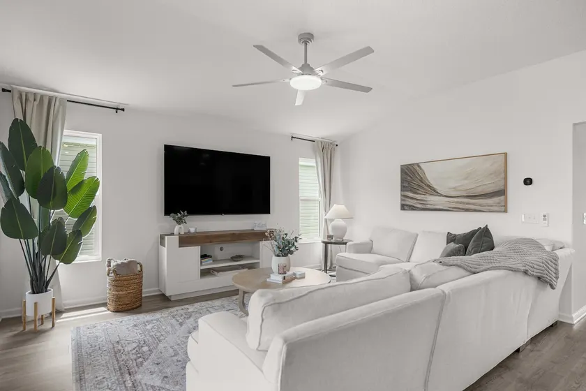 Luxe 3BR | Walk to Eastport & Saluki | Golf Cart - Image 1