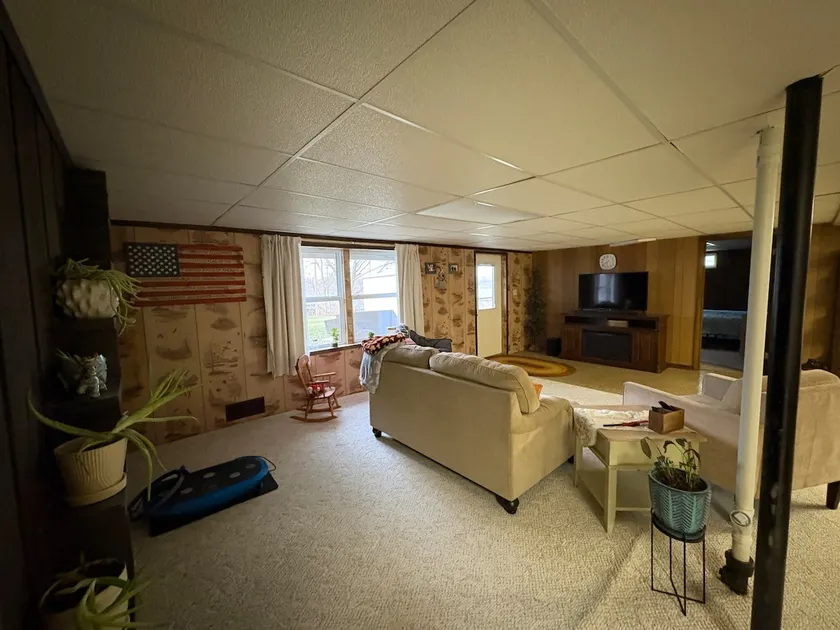 Spacious Private Suite King Bed, Patio + Fire Pit - Image 1