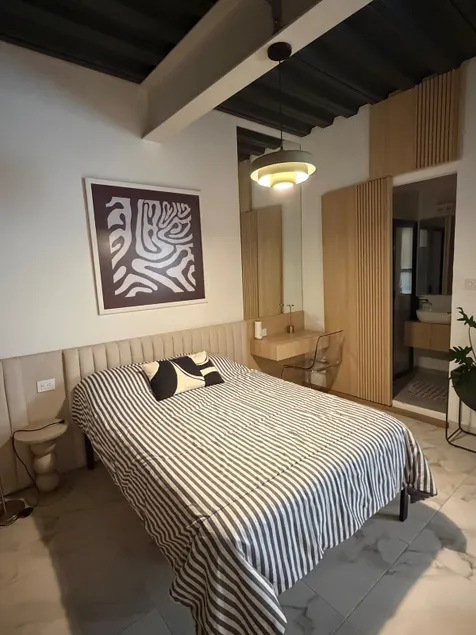 Modern air-conditioned loft with views and comfort - Image 1