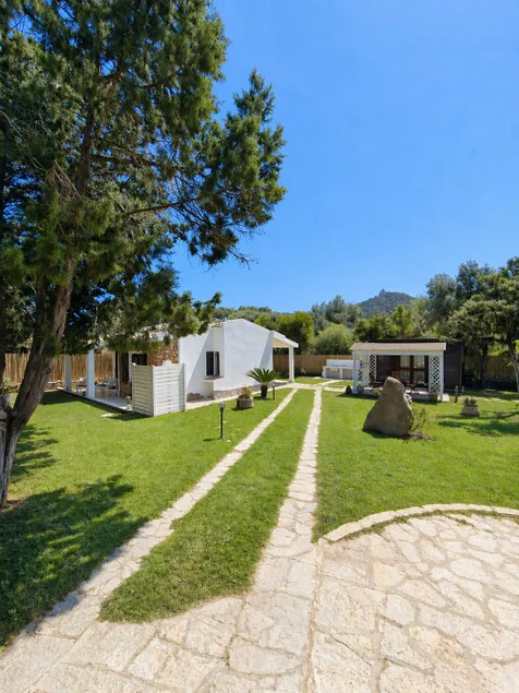 VILLA Matilde | 500 m² Garden, 5 min from the BEACH - Image 1