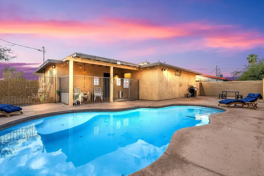 CASA COZY / Private Pool • 4BR • UofA •Downtown - Image 1