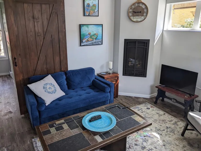 Roses House - Image 1