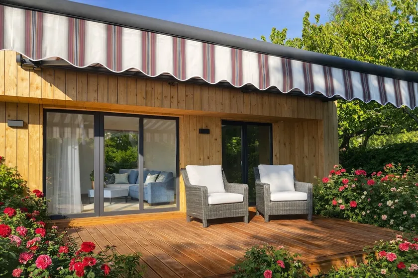 Private garden house with large terrace & garden - Image 1
