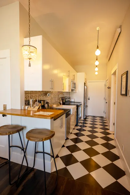 Stylish South Main Studio | Steps to River/Dining - Image 1